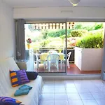 公寓 Joli Vue Dans Avec Piscine