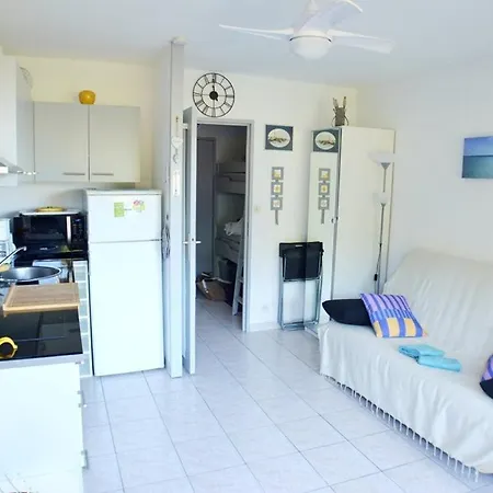 Joli Vue Dans Résidence Avec Piscine *