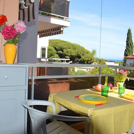 Joli Vue Dans Résidence Avec Piscine * Cavalaire-sur-Mer