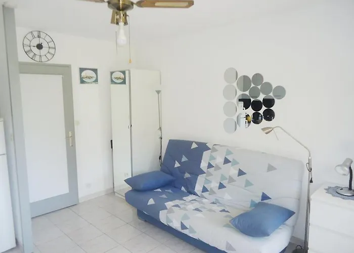 Joli Vue Dans Avec Piscine * كافالير سور مير